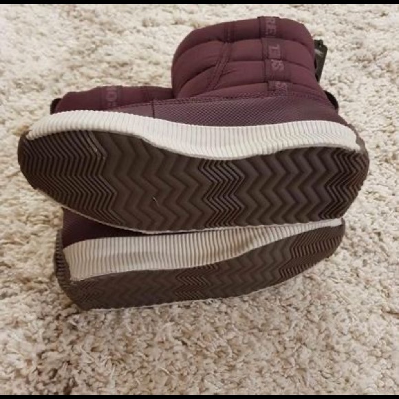 Sorel out n about puffy mid boot 6.5 epic plum - Picture 3 of 4